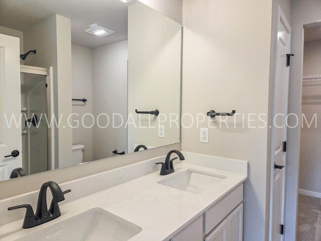 Building Photo - Enjoy new construction living in a prime Norwalk location!