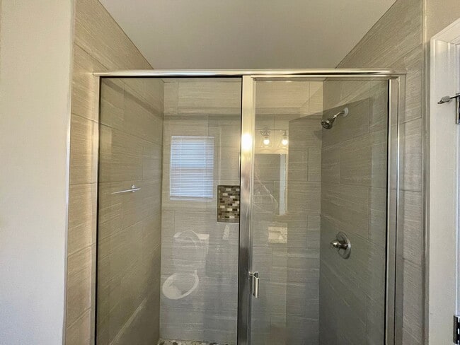 Building Photo - Blue Ridge Commons Townhome