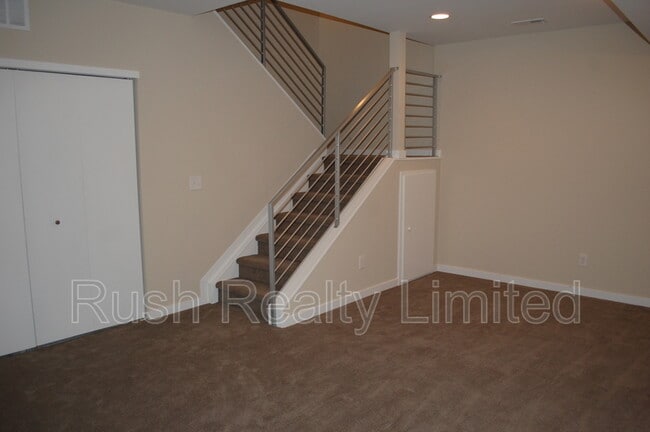 Building Photo - 522 University Blvd