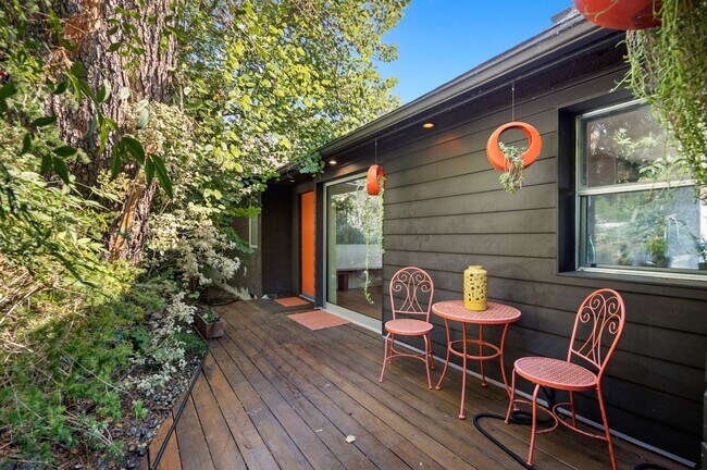 Building Photo - 3772 San Rafael Ave