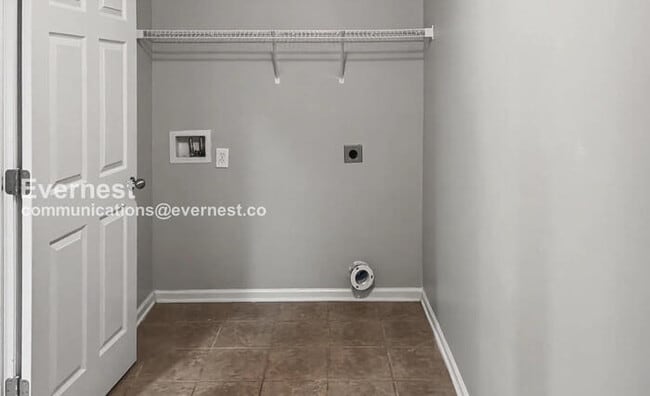 Building Photo - 4800 Inglewood Ct SE