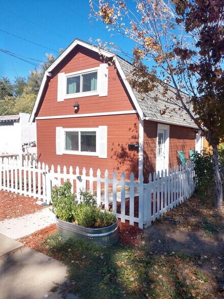 Building Photo - 7655 E 19th Ave