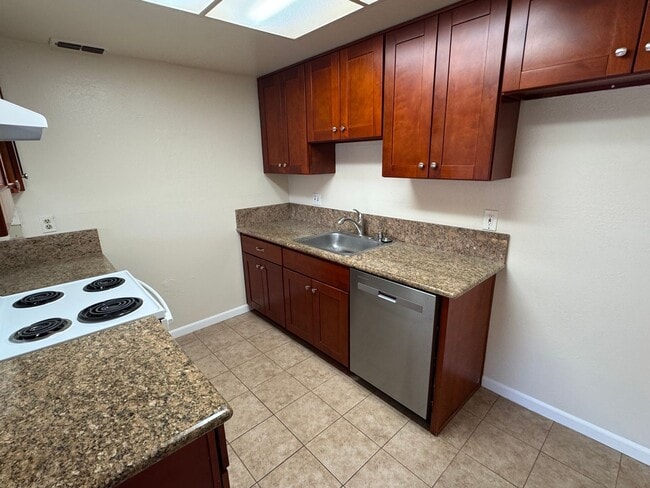 Building Photo - Duplex for Rent – Citrus Heights, CA