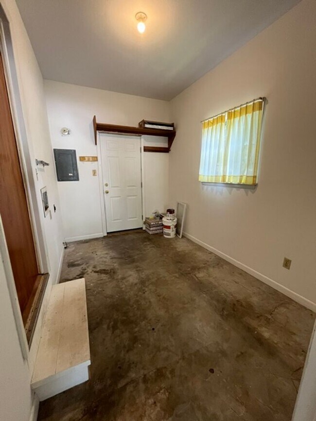 Building Photo - Very Nice 3 Bedroom 2 Bathroom House near the University of Arkansas Little Rock