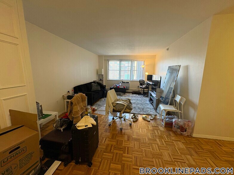 Building Photo - 175 Freeman St