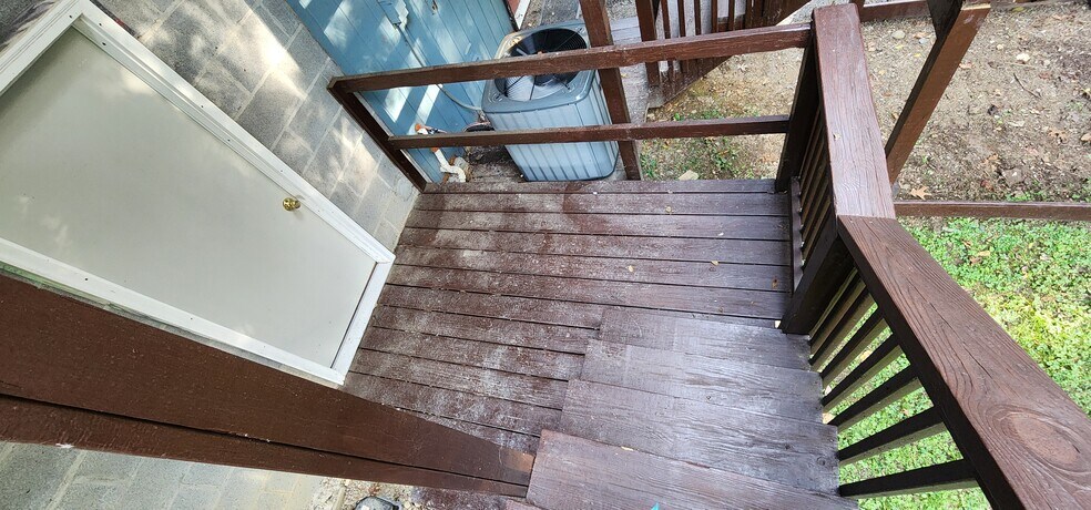 ground level deck - 211 One Way St