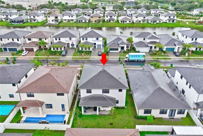 Building Photo - 4416 SW 174th Ave