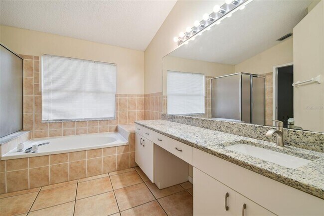 Building Photo - 2342 Tioga Dr