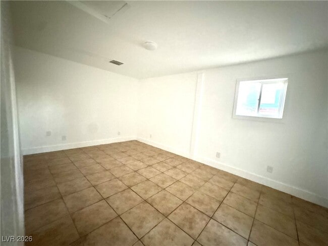 Building Photo - 1301 Bracken Ave