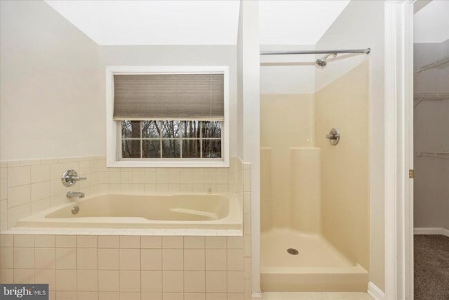 Building Photo - 6976 Meadowpoint Terrace