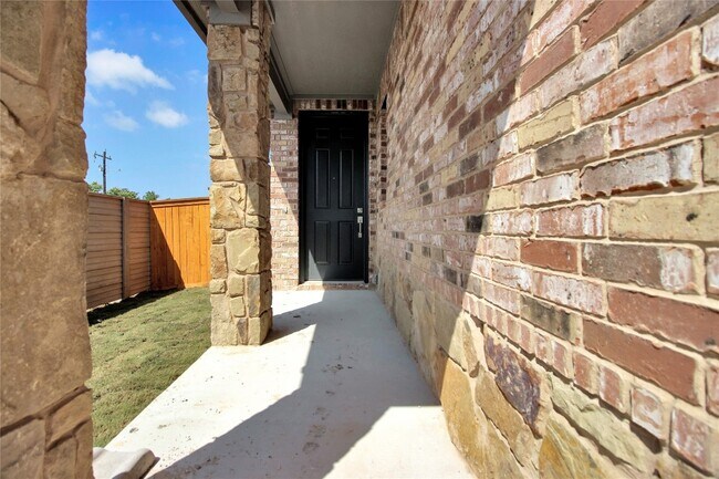 Building Photo - 101 Unforgiven Ln
