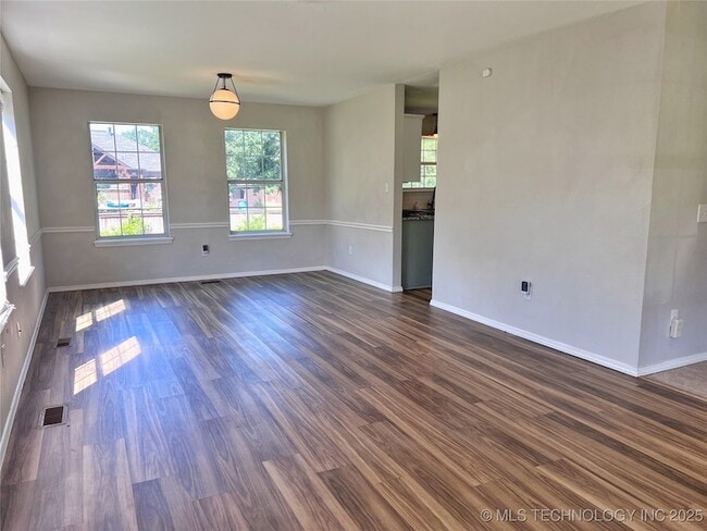 Building Photo - 3610 E 55th Pl