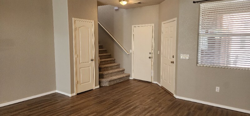 Building Photo - 6432 Los Pueblos Pl NW