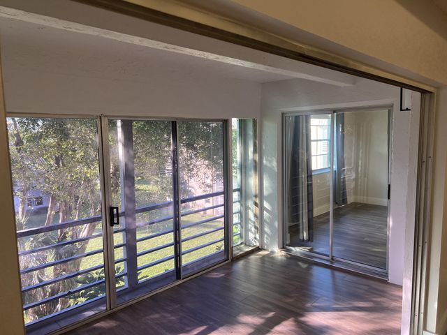 Building Photo - 10120 Boca Entrada Blvd