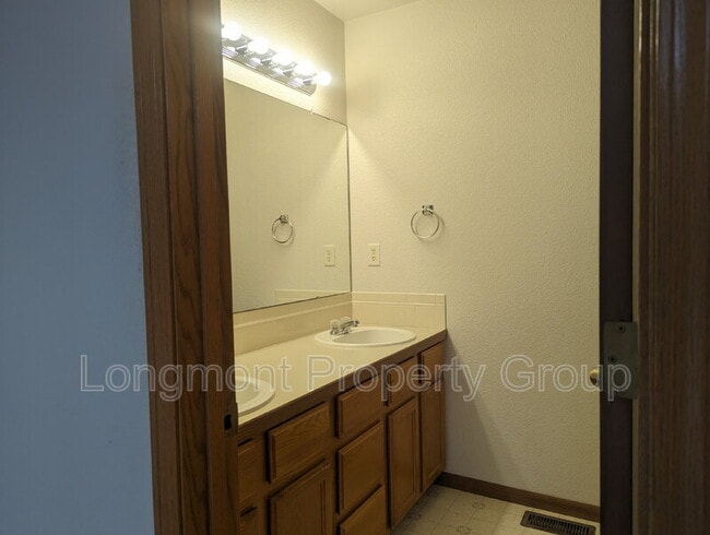 Building Photo - 388 Cardinal Ave