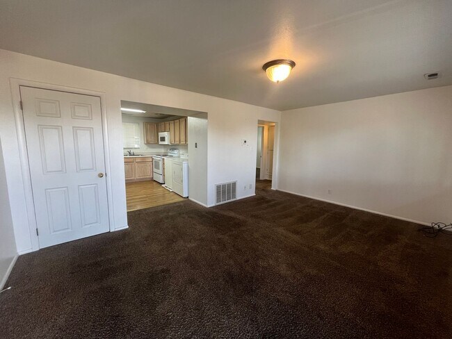 Building Photo - Lovely 2 Bedroom Apartment in Provo