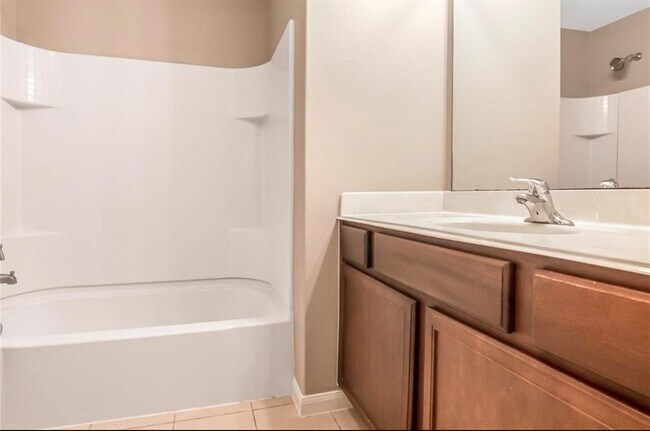 Building Photo - 8730 Leclaire Meadow Dr