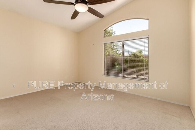 Building Photo - 10652 W Coronado Rd