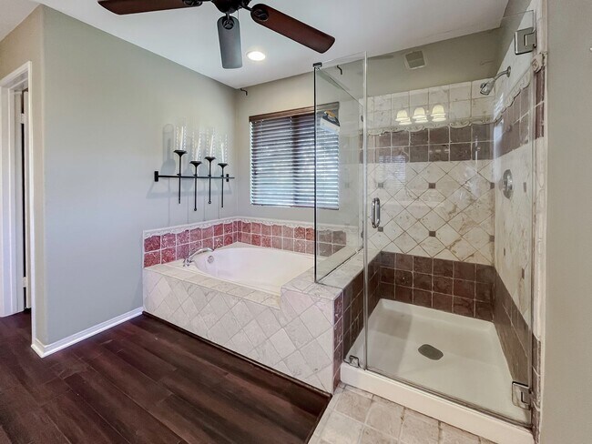 Building Photo - MUST SEE! Beautiful 3 bedroom + Loft + Office Space (or convert to 4th bedroom) + Large Backyard ...