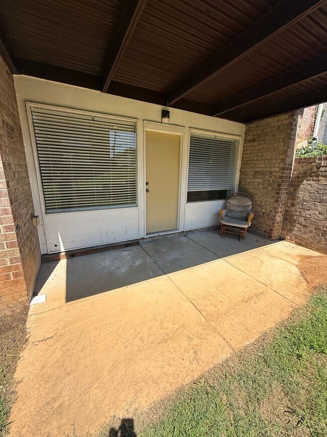 Building Photo - 554 Wilson Bridge Dr