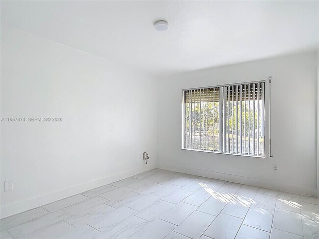 Building Photo - 4487 Pocatella Ave