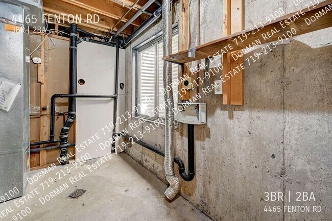 Building Photo - 4465 Fenton Rd
