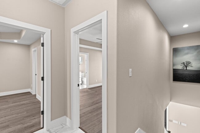 Building Photo - 7927 Colonial Ln