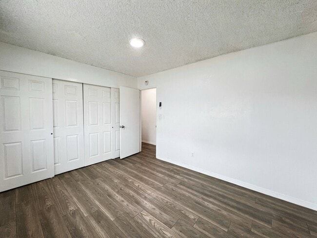 Building Photo - 9228 Oleander Ave
