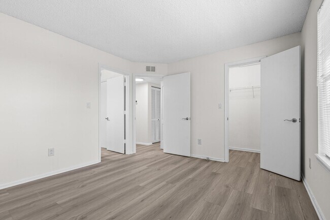 Building Photo - 1125 Crystal Way