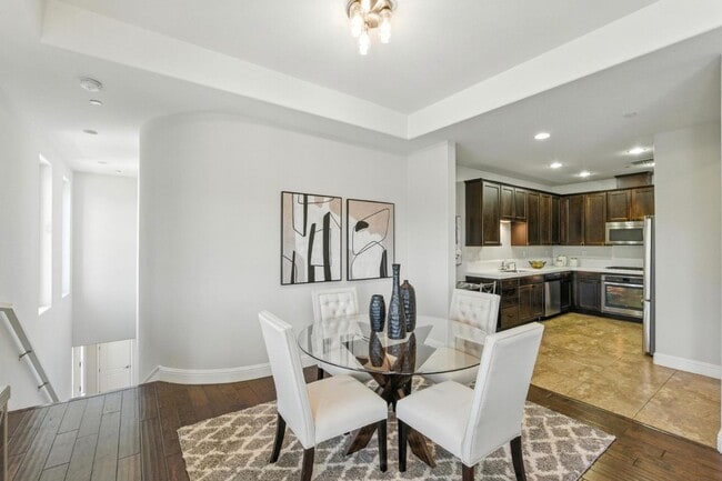 Primary Photo - 636 Fan Tail Way