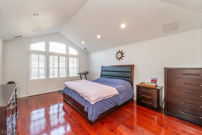 Building Photo - 115 Kensington Ln