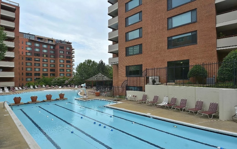 Building Photo - 1121 Arlington Blvd