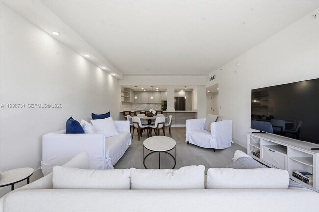 Building Photo - 251 Crandon Blvd