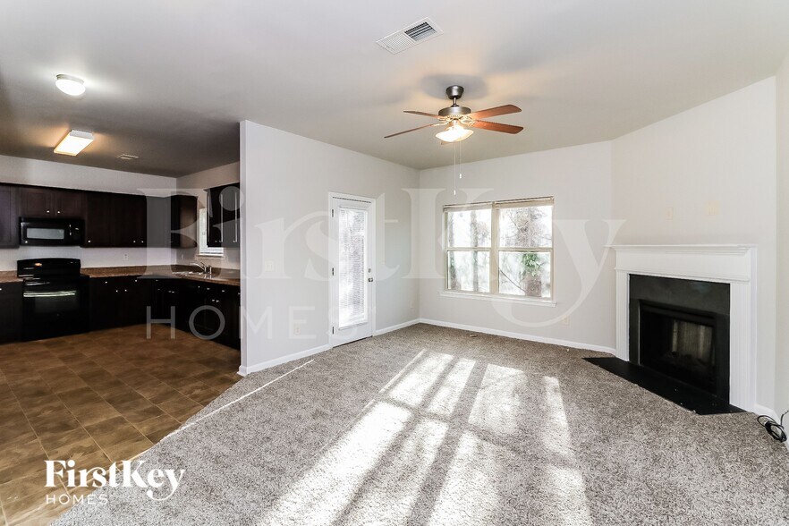 Building Photo - 466 Grenier Terrace NE