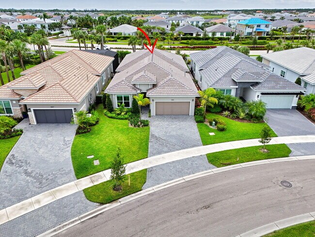 Building Photo - 9901 Regency Wy