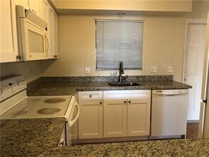 Building Photo - 3850 NE 21st Way