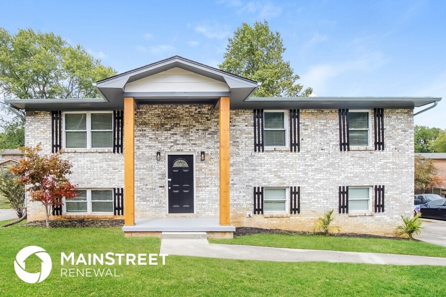 Primary Photo - 2823 Ithaca Dr NE