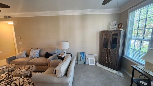 Building Photo - 4152 Central Sarasota Pkwy