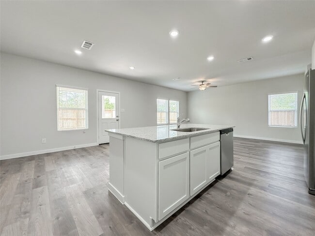 Building Photo - 7806 Alset Dr