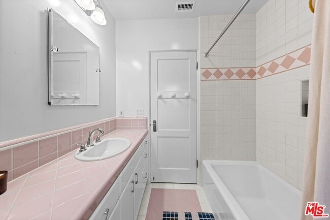 Building Photo - 1340 Grant St