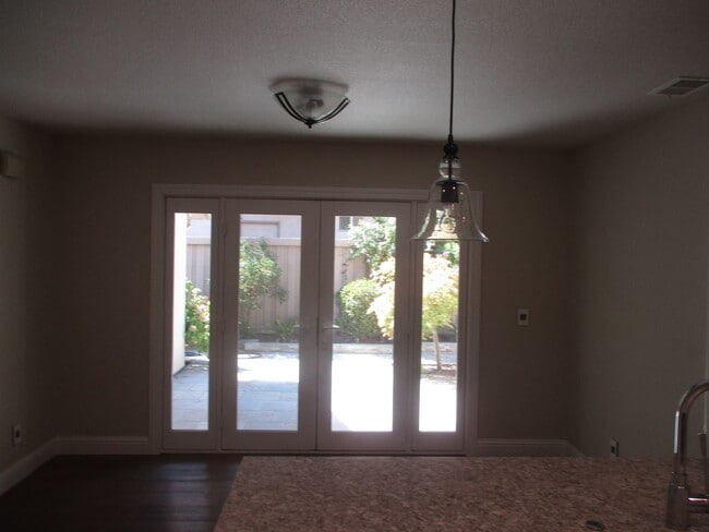 Building Photo - 4 br, 3 bath House - 829 SHORE BREEZE DRIVE