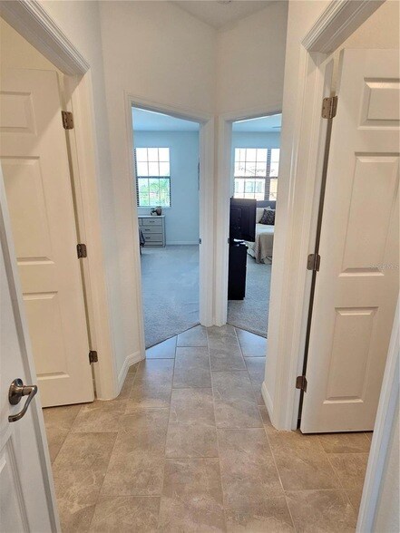 Building Photo - 10825 Tarflower Dr