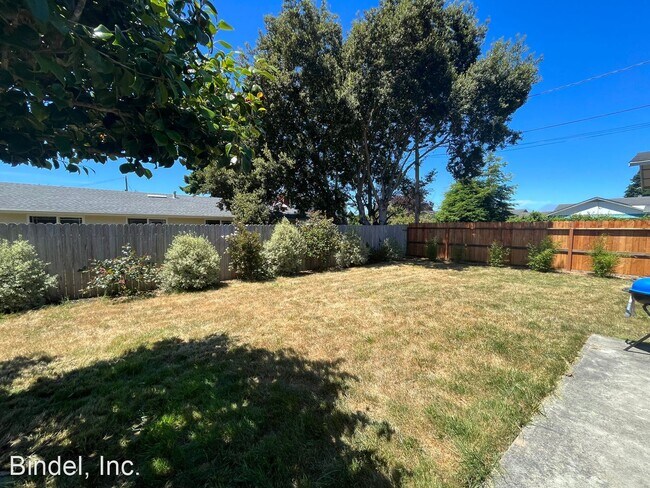 Building Photo - 3 br, 2 bath House - 4170 Cedar St