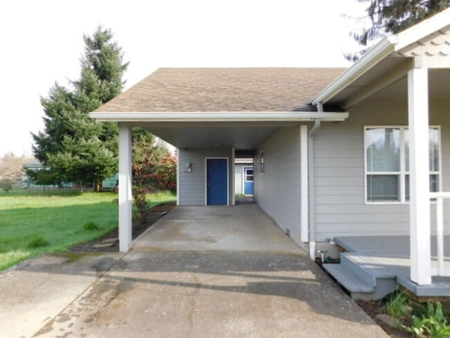 Building Photo - 2Bd/1.5Ba Single Story House - Available to View!