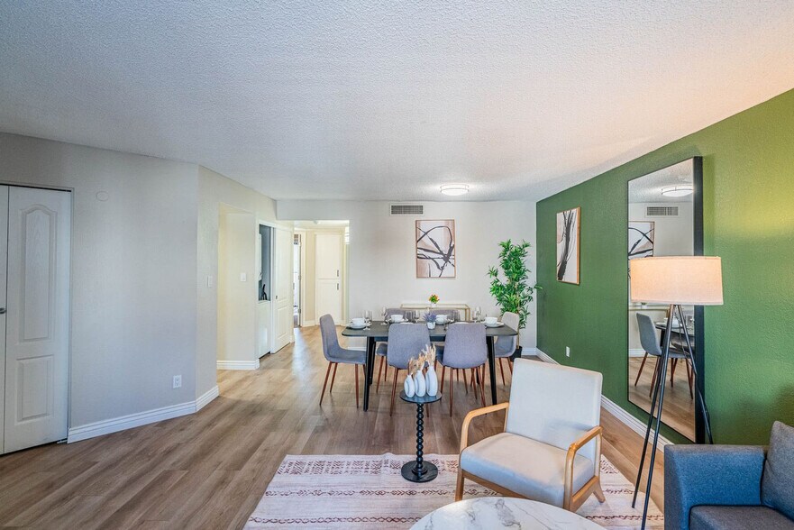 Building Photo - 8550 E McDowell Rd