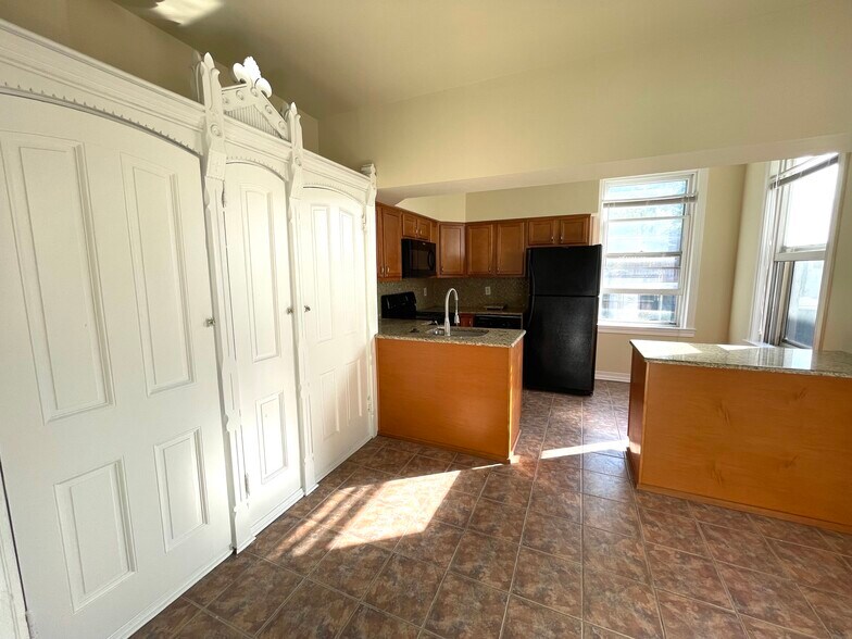 Kitchen - 2034 Green St