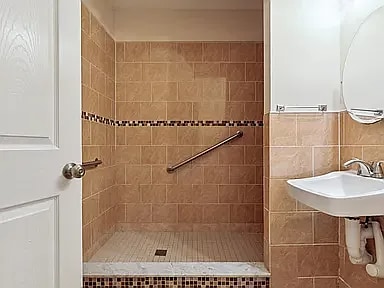 Building Photo - 1723 Master St