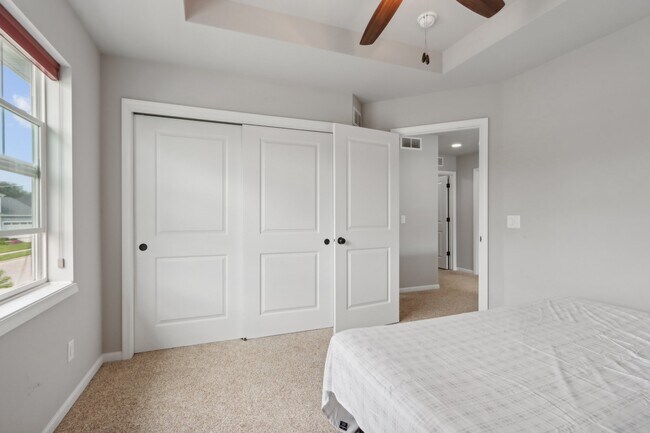 Building Photo - 5811 Levitan Ln