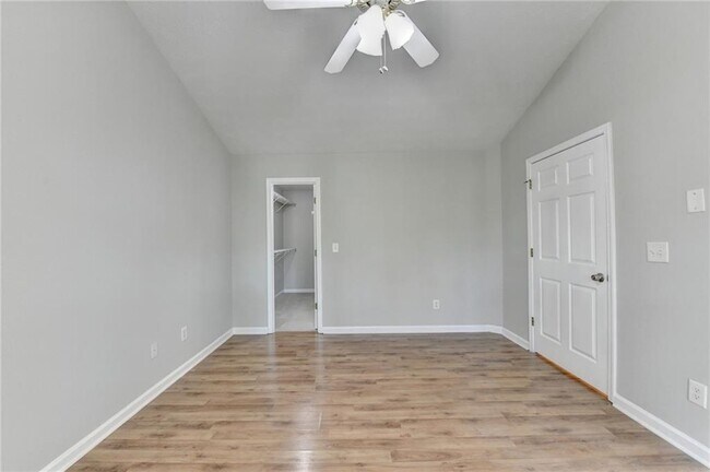 Building Photo - 240 Springbottom Ct SE