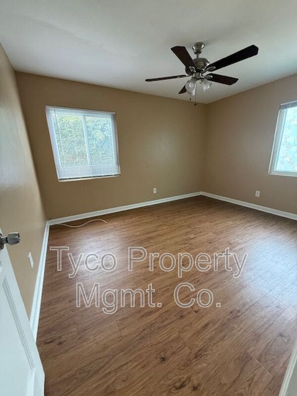 Building Photo - 1305 Crann Ave